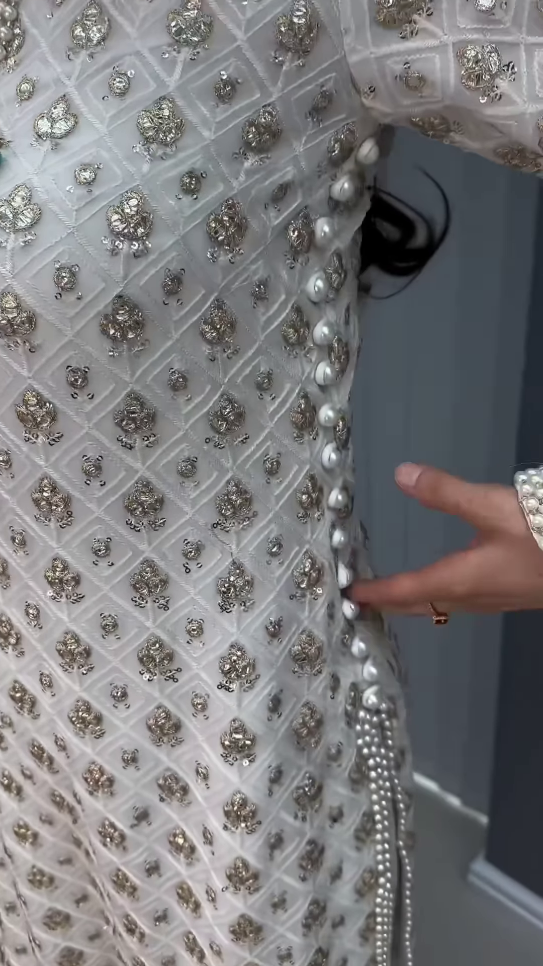 white heavy kurta set with handwork - Image 3